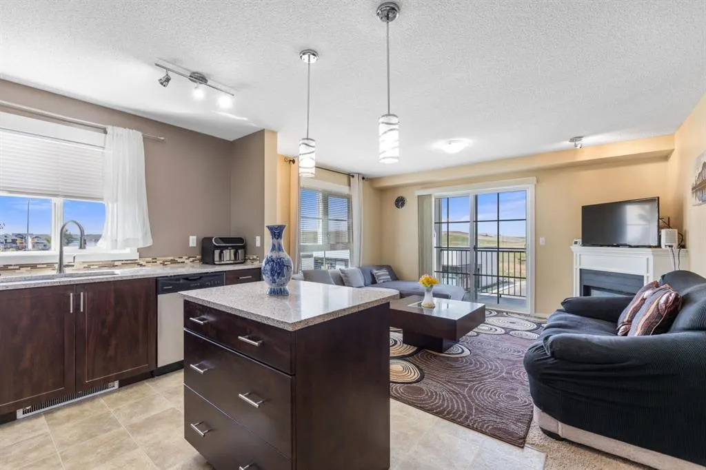 279 copperpond Common SE, #3306