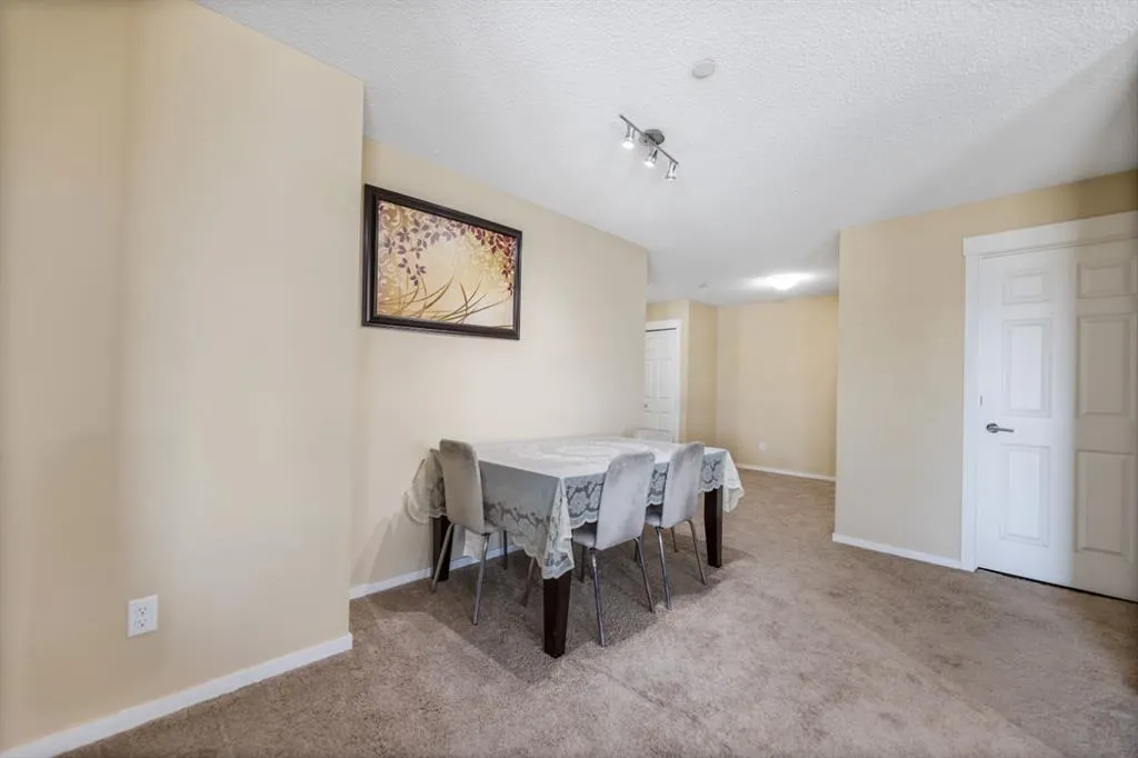 279 copperpond Common SE, #3306