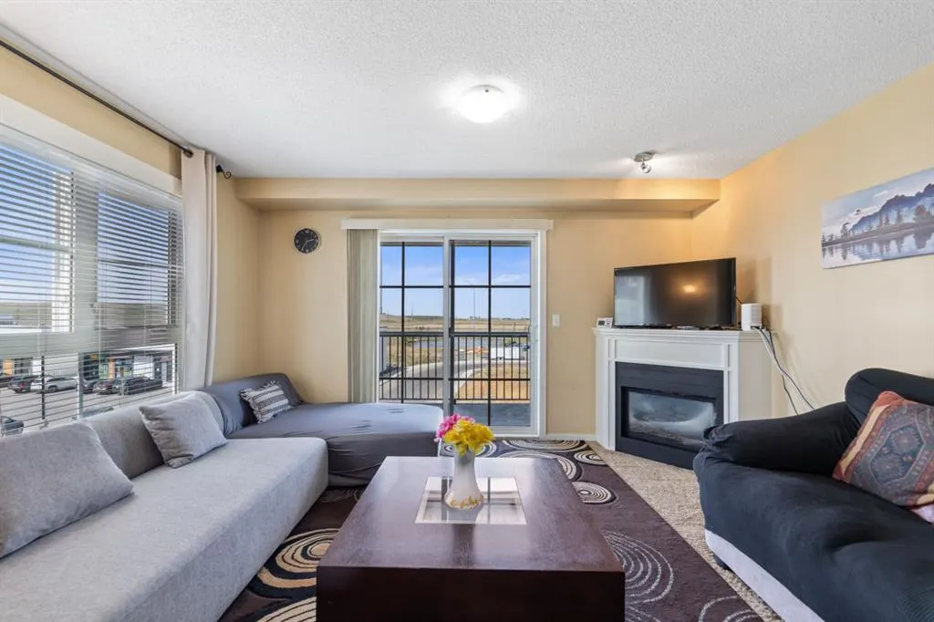 279 copperpond Common SE, #3306