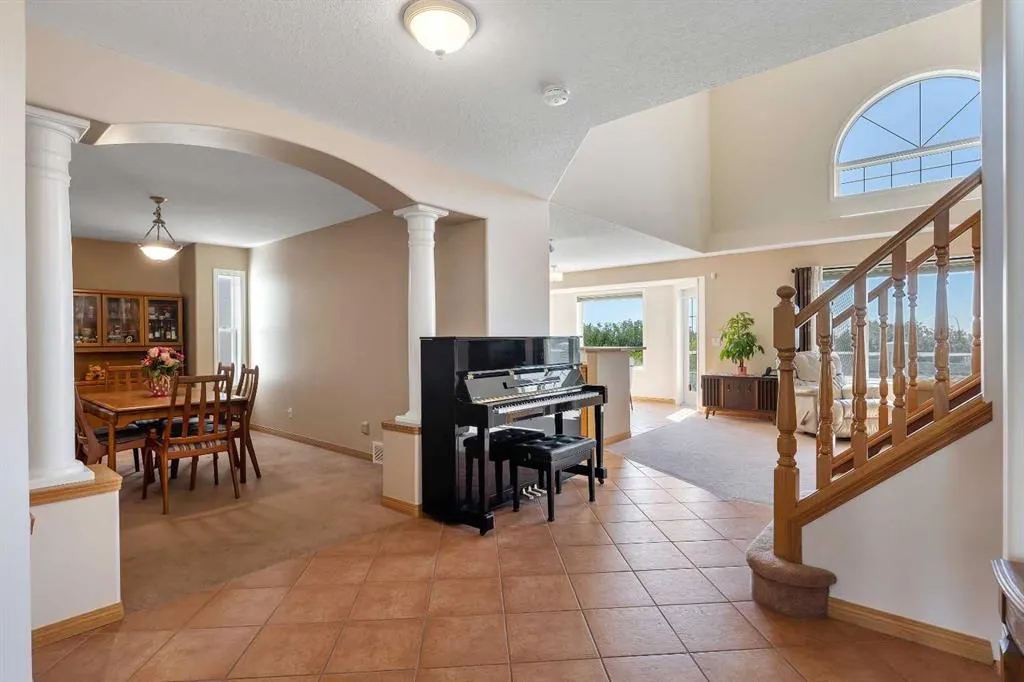 9 Panorama Hills Manor NW