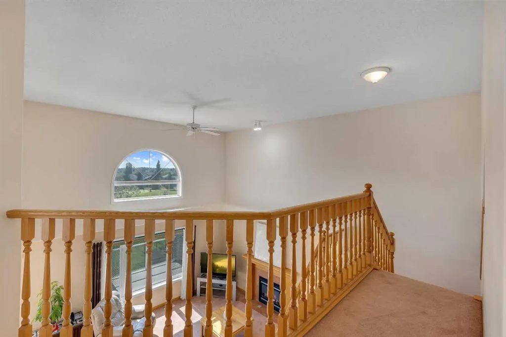 9 Panorama Hills Manor NW