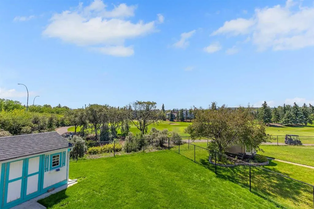 9 Panorama Hills Manor NW