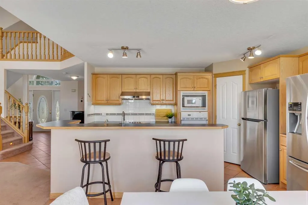 9 Panorama Hills Manor NW