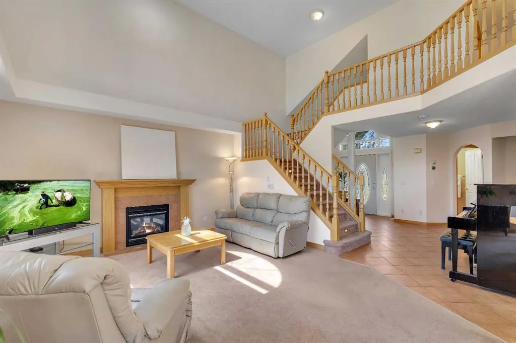 9 Panorama Hills Manor NW