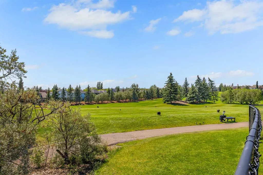 9 Panorama Hills Manor NW