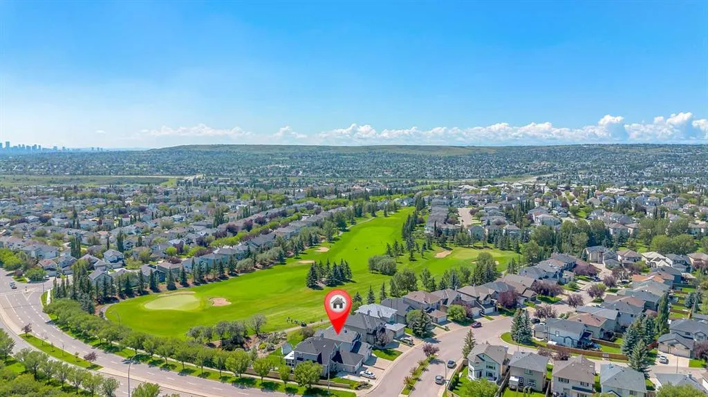 9 Panorama Hills Manor NW