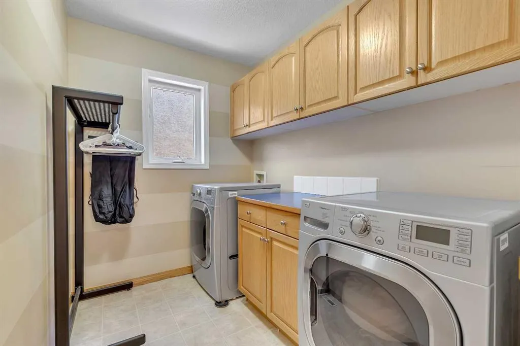 9 Panorama Hills Manor NW