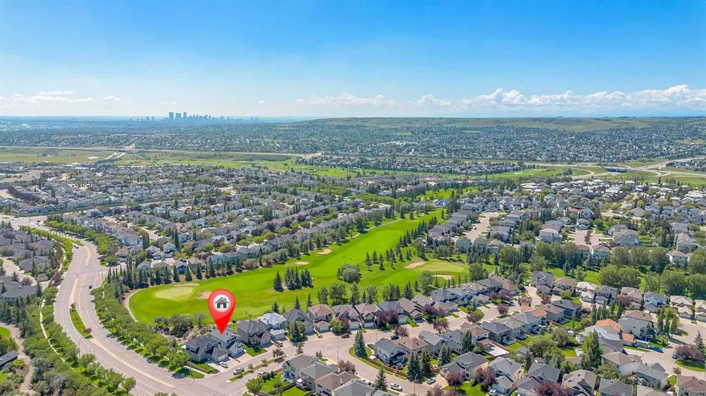 9 Panorama Hills Manor NW