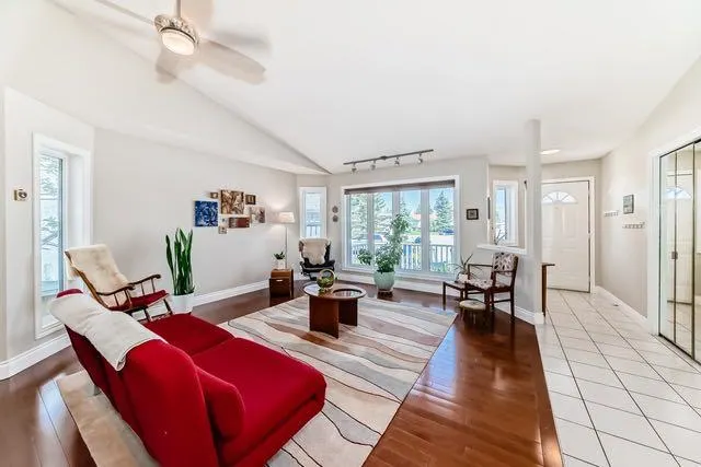 8 West Park Place