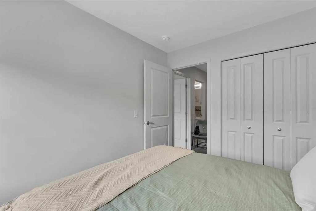 316 Corner Glen Circle NE