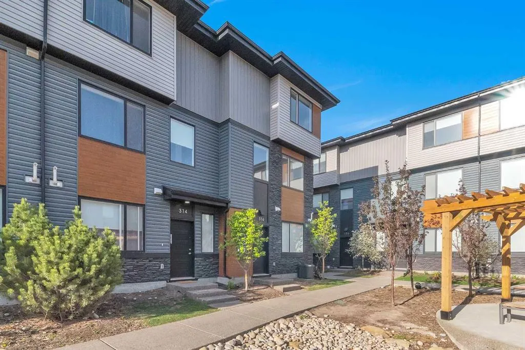 316 Corner Glen Circle NE