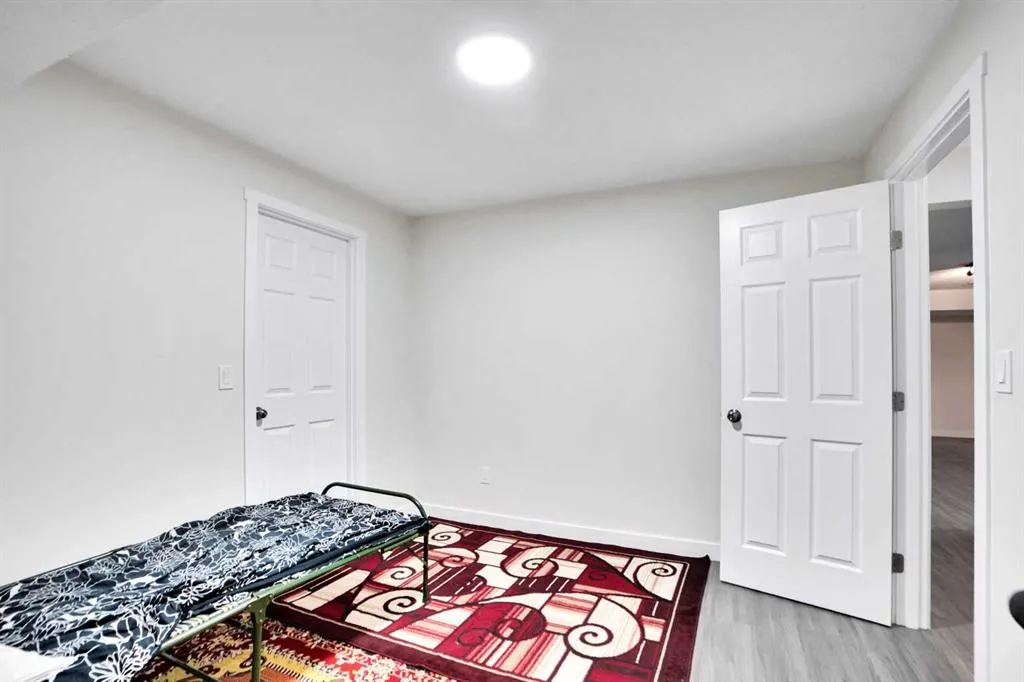 216 West Lakeview Circle