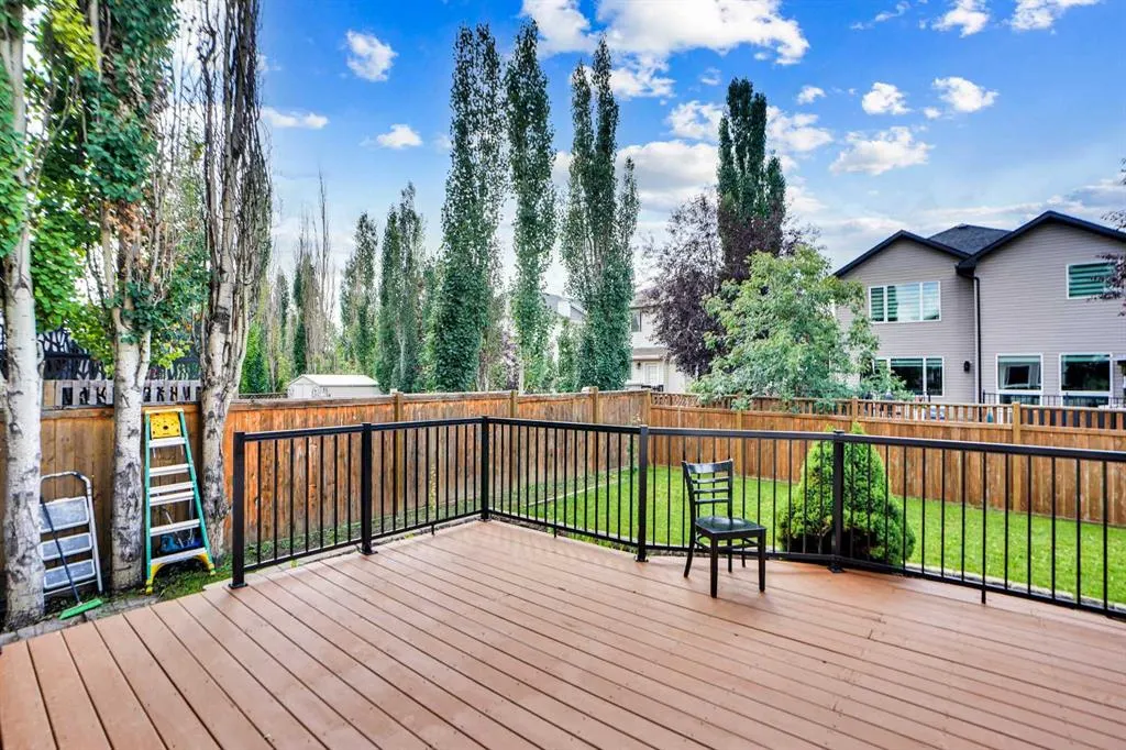 216 West Lakeview Circle