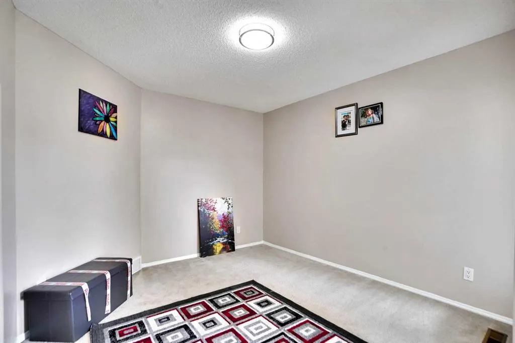 216 West Lakeview Circle