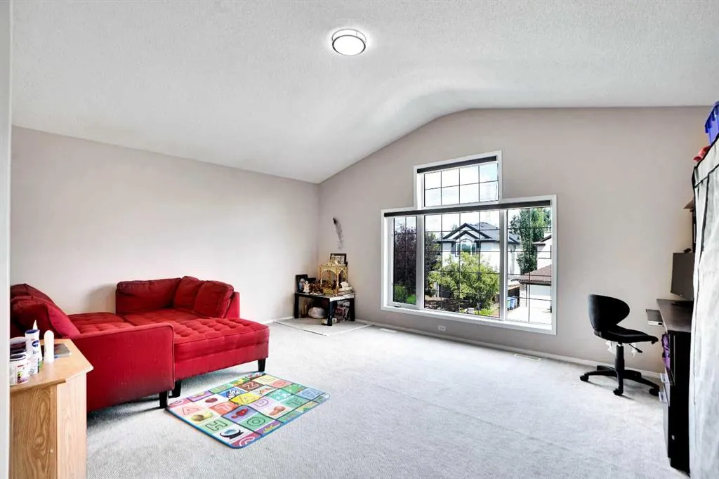 216 West Lakeview Circle