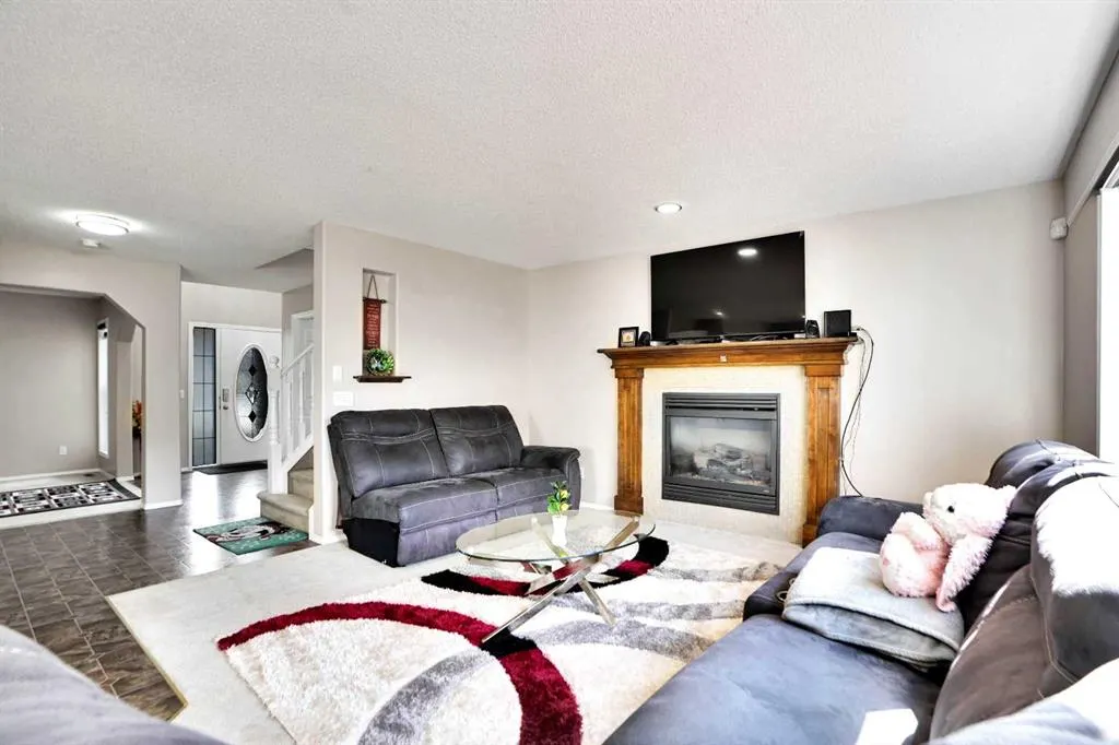 216 West Lakeview Circle