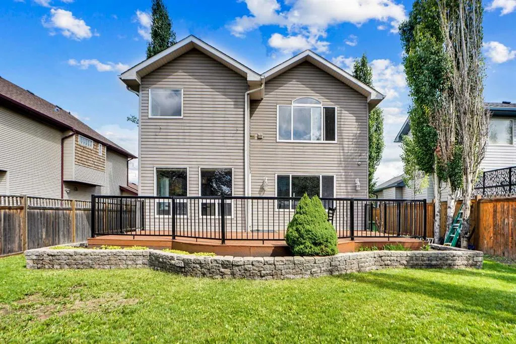 216 West Lakeview Circle