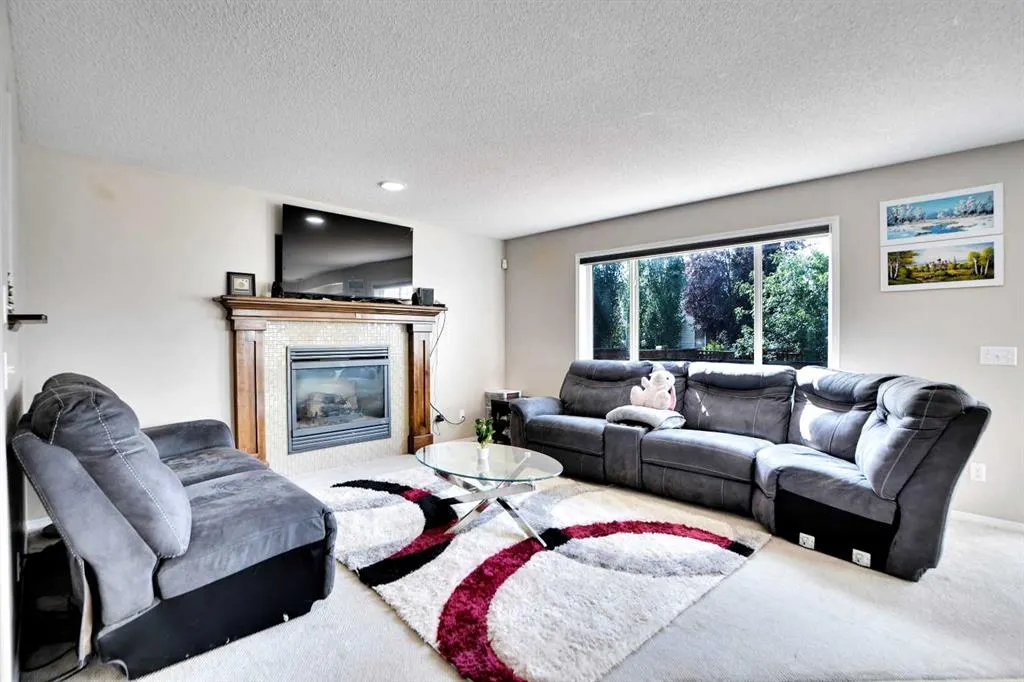 216 West Lakeview Circle