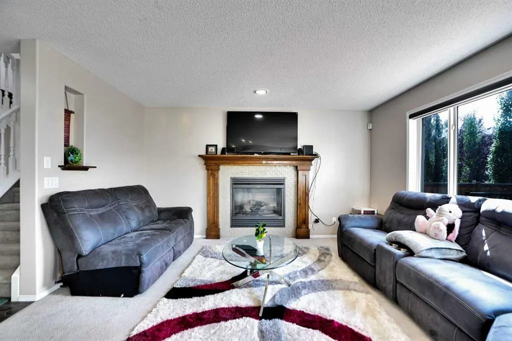 216 West Lakeview Circle