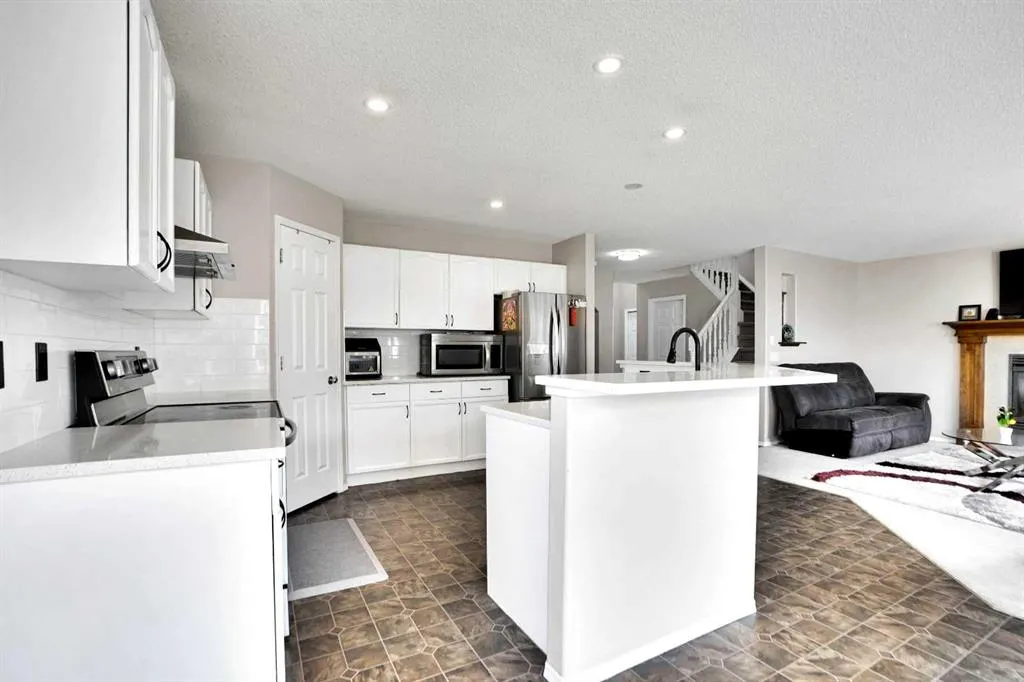 216 West Lakeview Circle