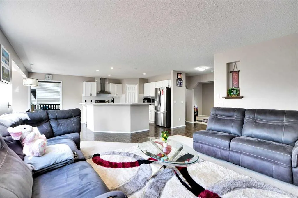 216 West Lakeview Circle