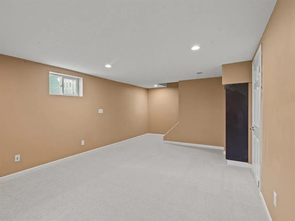 571 Killarney Glen Court SW