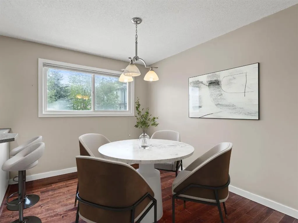571 Killarney Glen Court SW