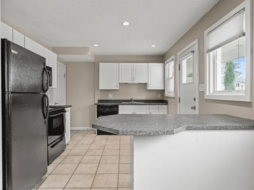 571 Killarney Glen Court SW