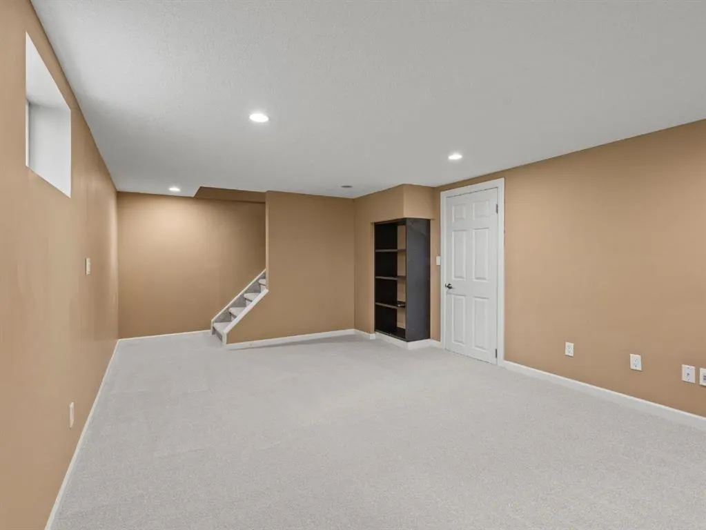 571 Killarney Glen Court SW