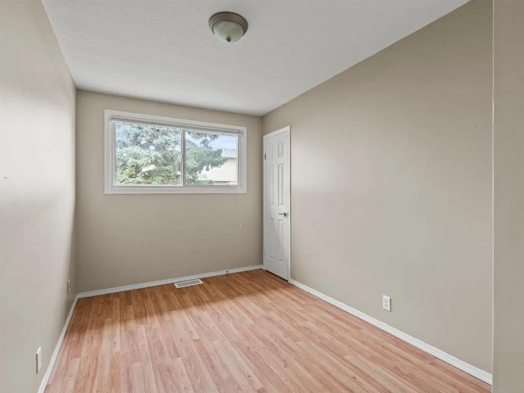 571 Killarney Glen Court SW