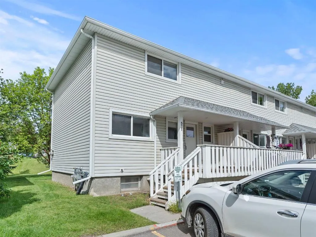 571 Killarney Glen Court SW