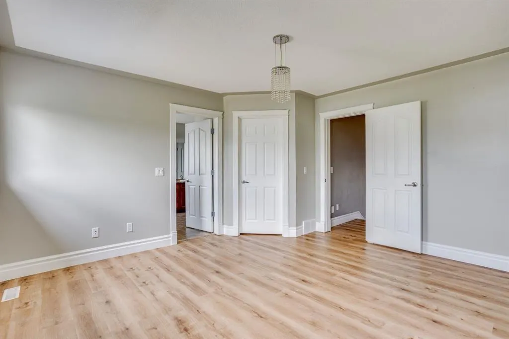 449 Walnut Crescent