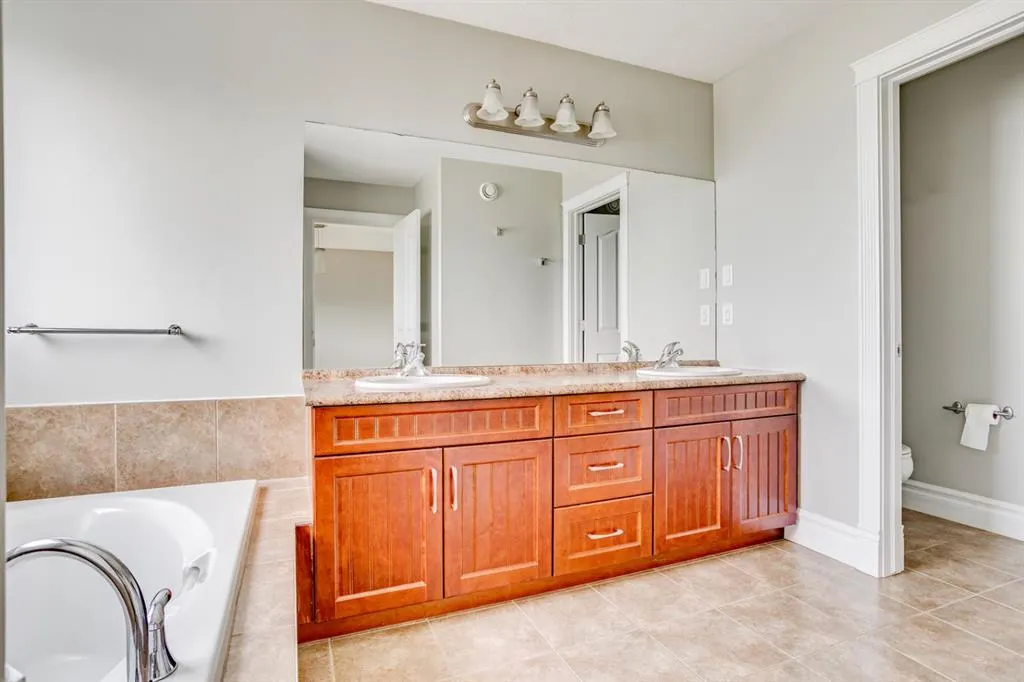 449 Walnut Crescent