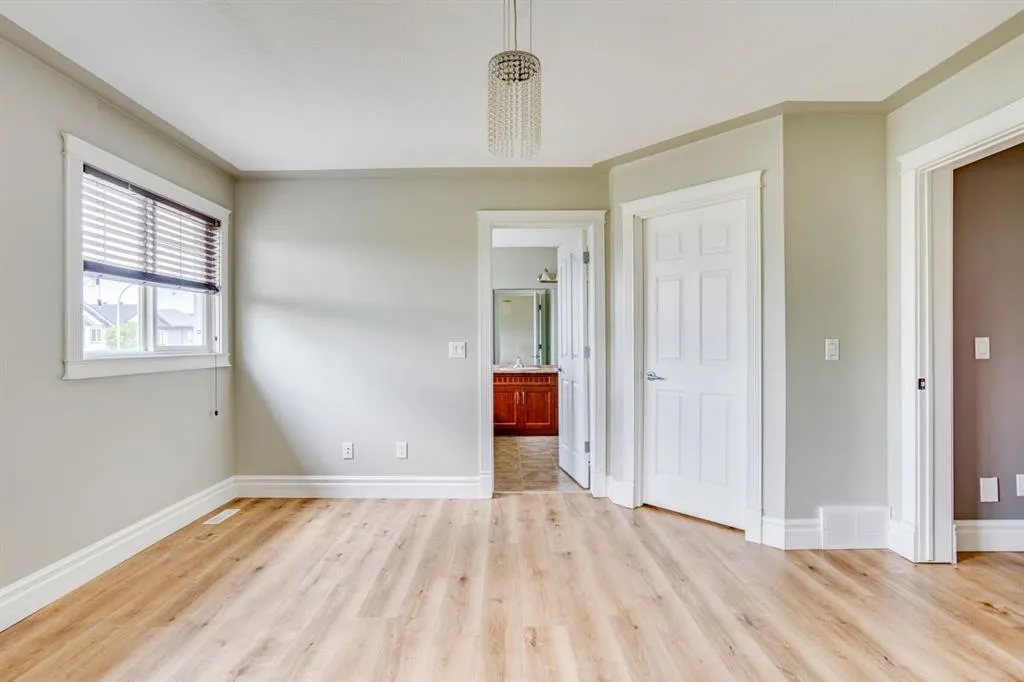 449 Walnut Crescent