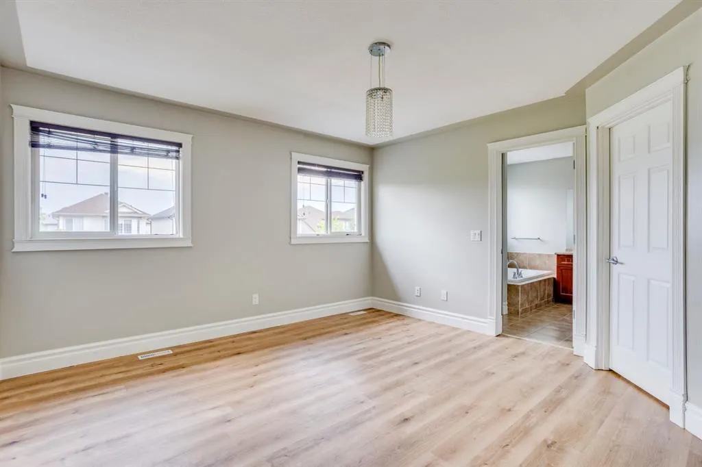 449 Walnut Crescent