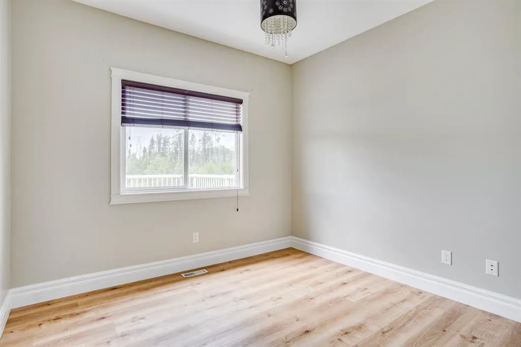 449 Walnut Crescent