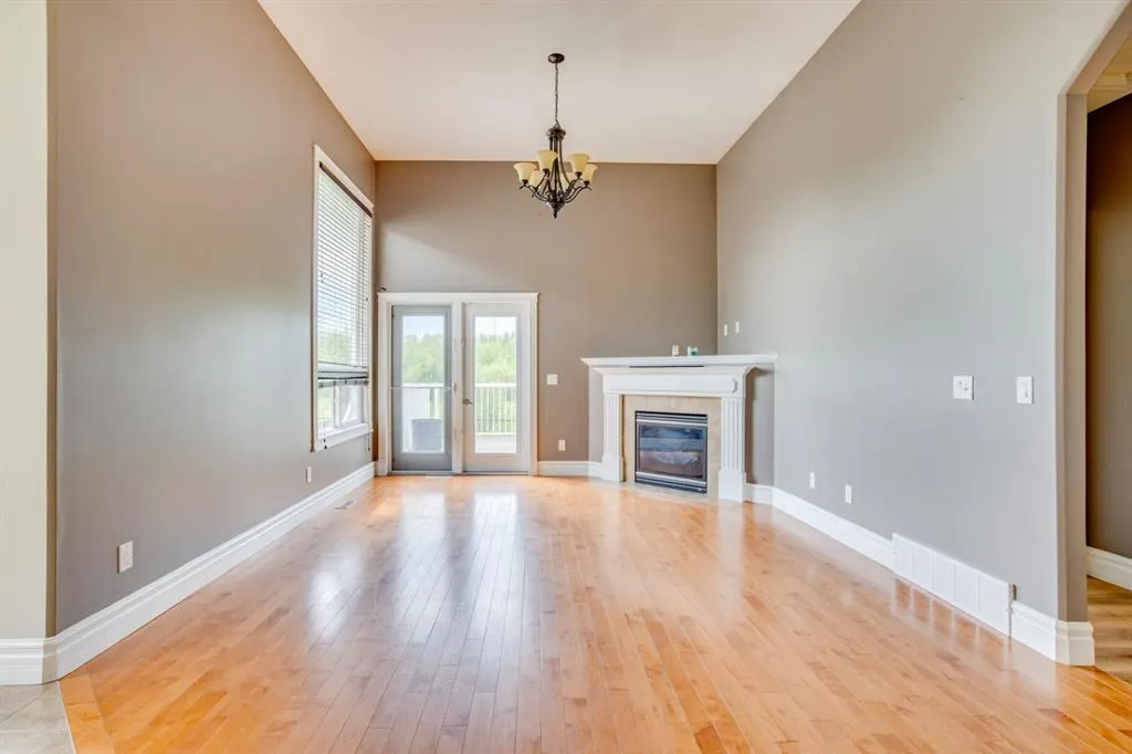 449 Walnut Crescent