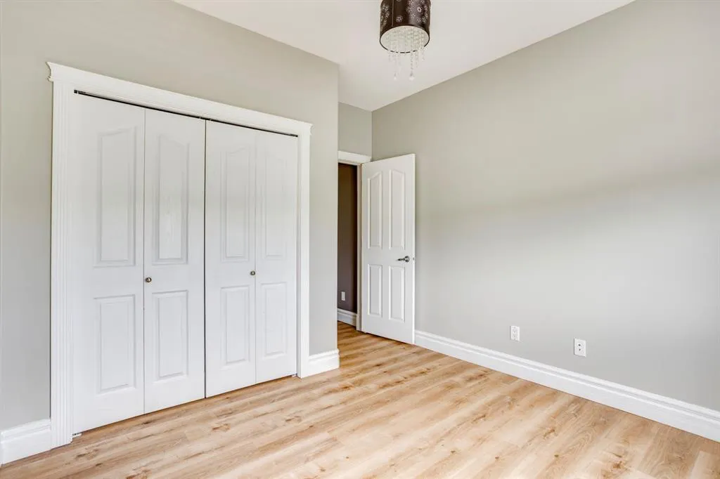 449 Walnut Crescent