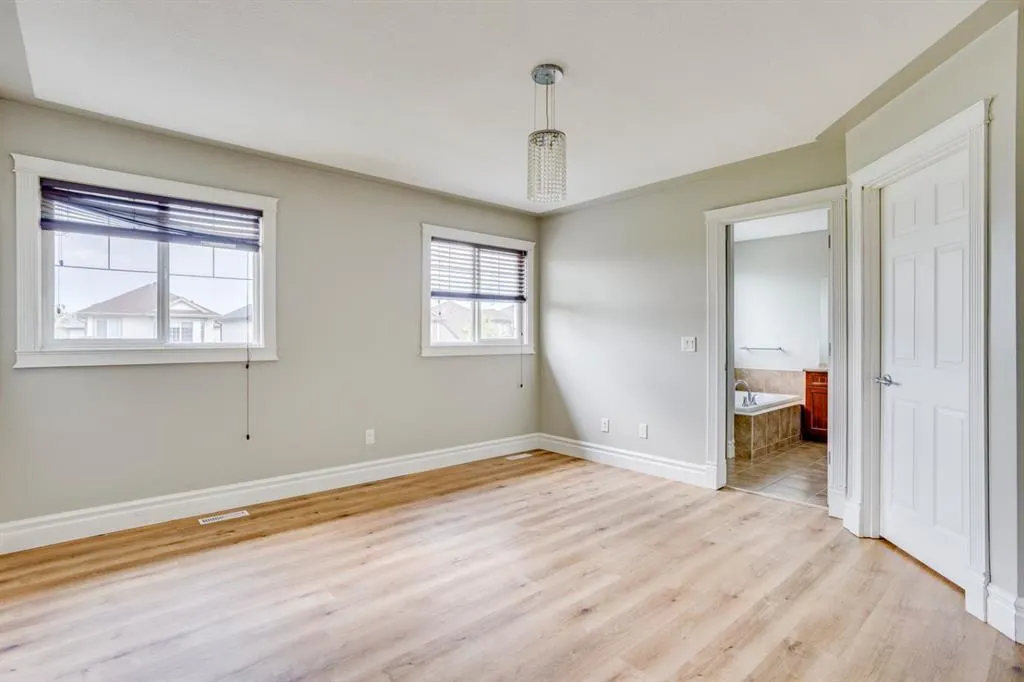 449 Walnut Crescent