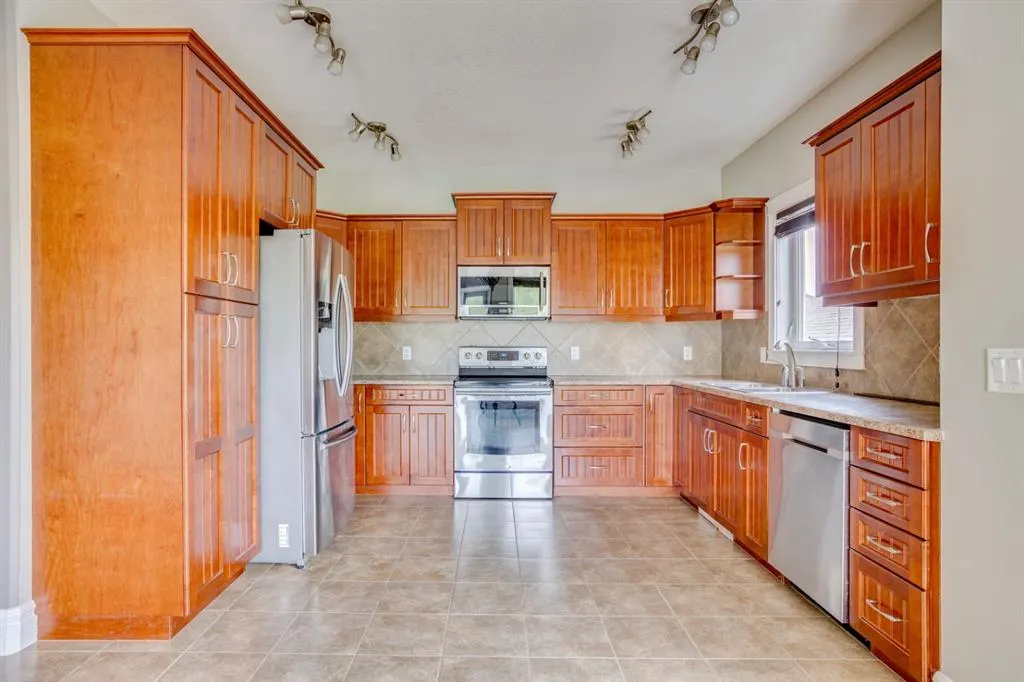 449 Walnut Crescent