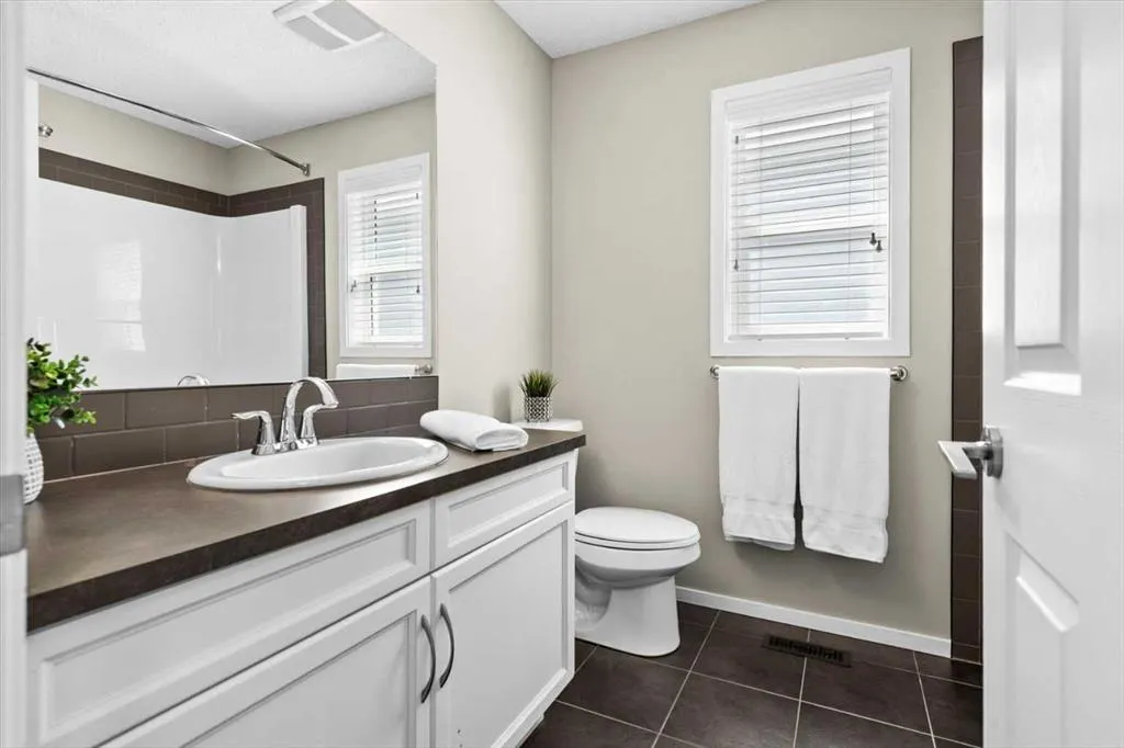 142 Mahogany Heights SE