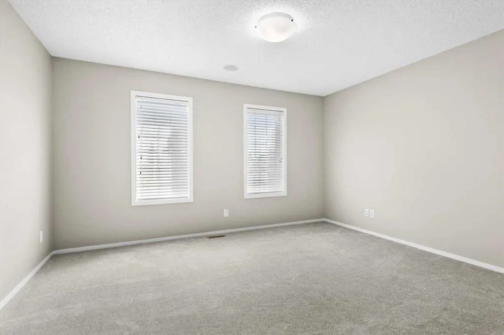 142 Mahogany Heights SE
