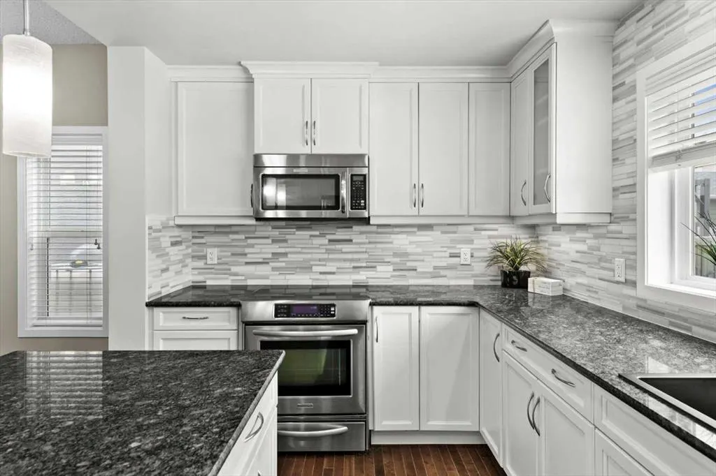 142 Mahogany Heights SE