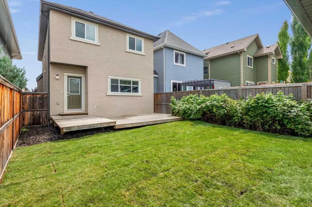 142 Mahogany Heights SE