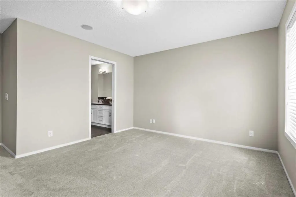142 Mahogany Heights SE