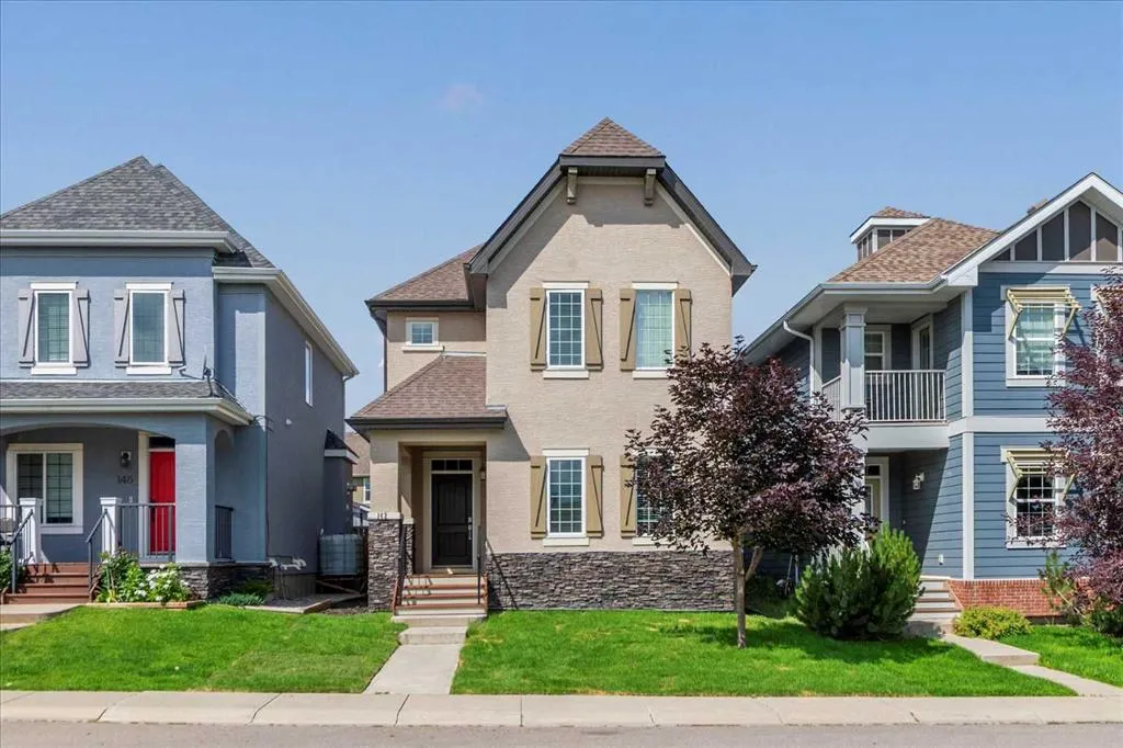142 Mahogany Heights SE