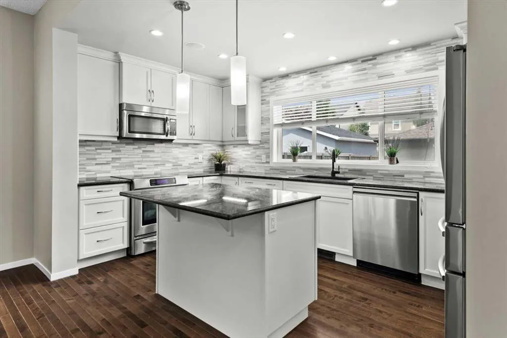 142 Mahogany Heights SE