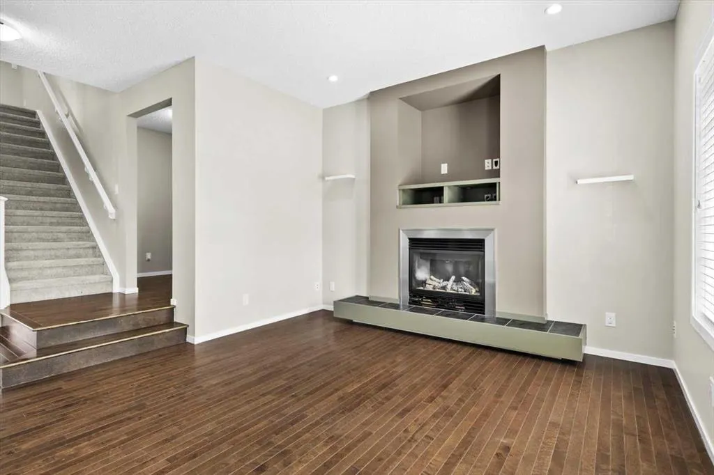 142 Mahogany Heights SE