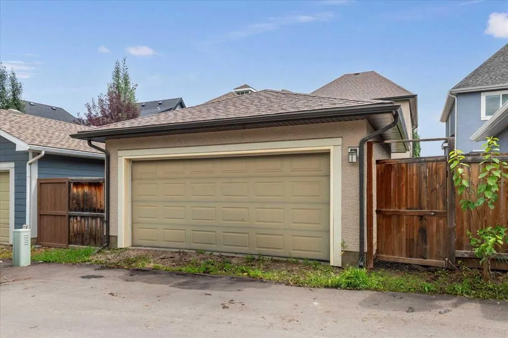 142 Mahogany Heights SE