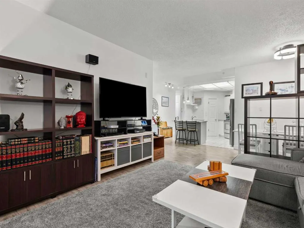820 15 Avenue SW, #105